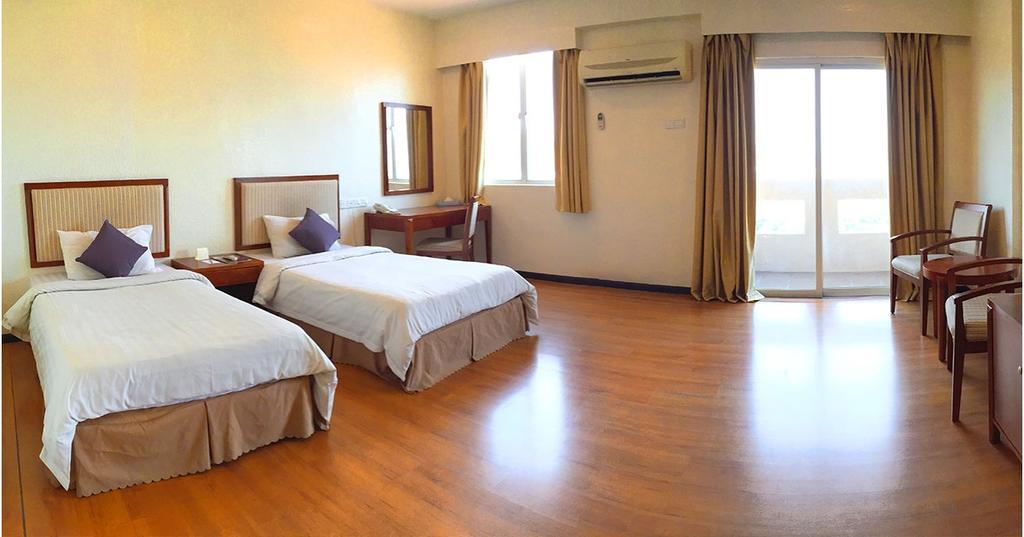 Alora Hotel Penang PENANG Екстер'єр фото